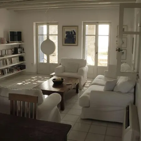 Feriehus Castanea, 7 Minutes From Naousa Isterni (Paros)