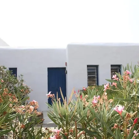 Castanea, 7 Minutes From Naousa Isterni (Paros)